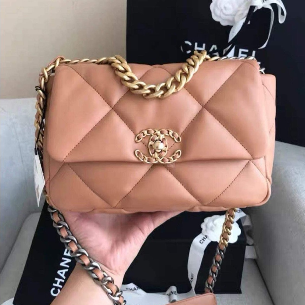 Chanel C19 size Small